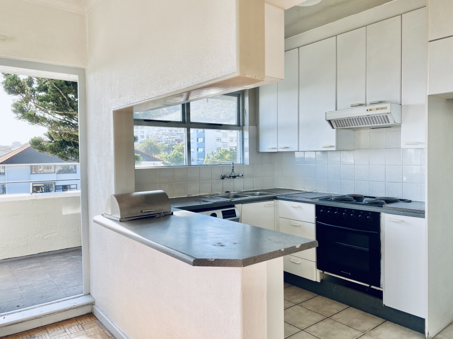 2 Bedroom Property for Sale in Sea Point Western Cape